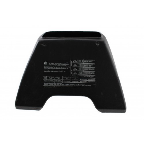 Vano attrezzi posteriore sottosella...