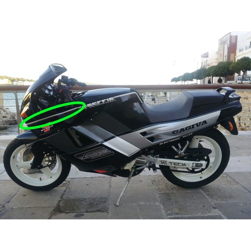 Adesivo sinistro fianco superiore...