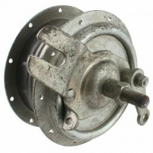 Mozzo ruota anteriore...