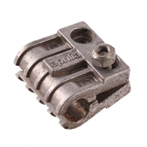 Fascetta ferma tubo olio sinistra e...