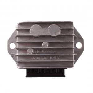 Regolatore di tensione 6 V...