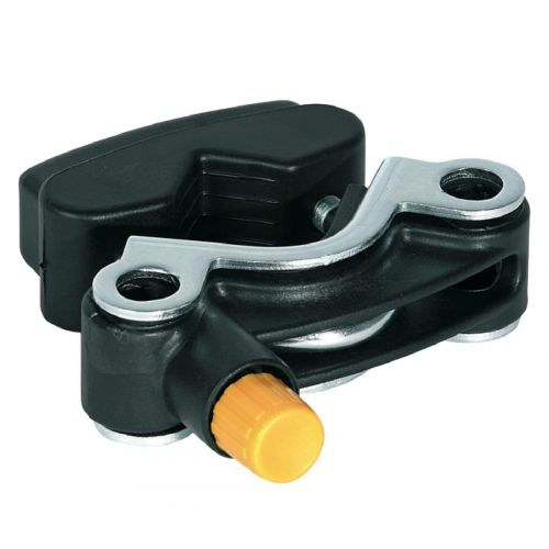 Sistema di fissaggio seggiolino alla...