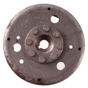 Volano Ducati 310811...